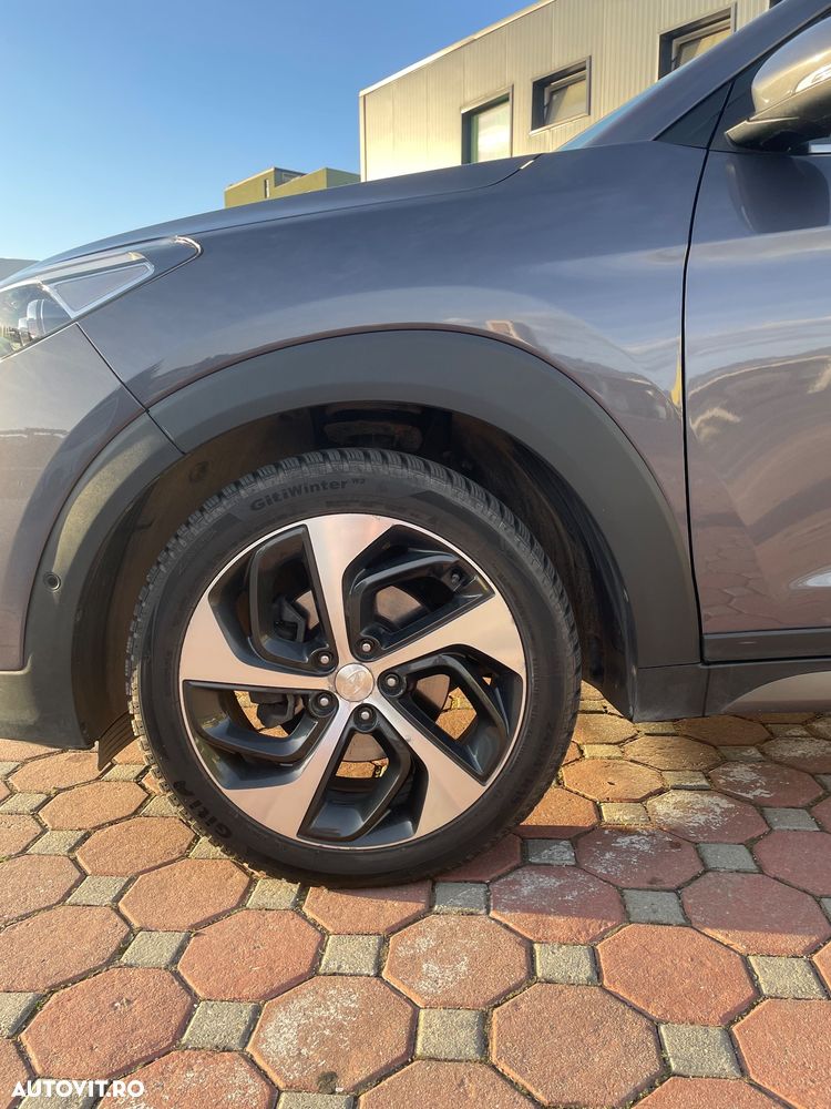 Hyundai Tucson 2.0 CRDI 4WD Automatik Premium - 12