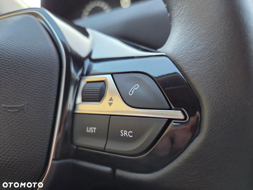 Peugeot 3008 1.2 PureTech Active Pack S&S - 22