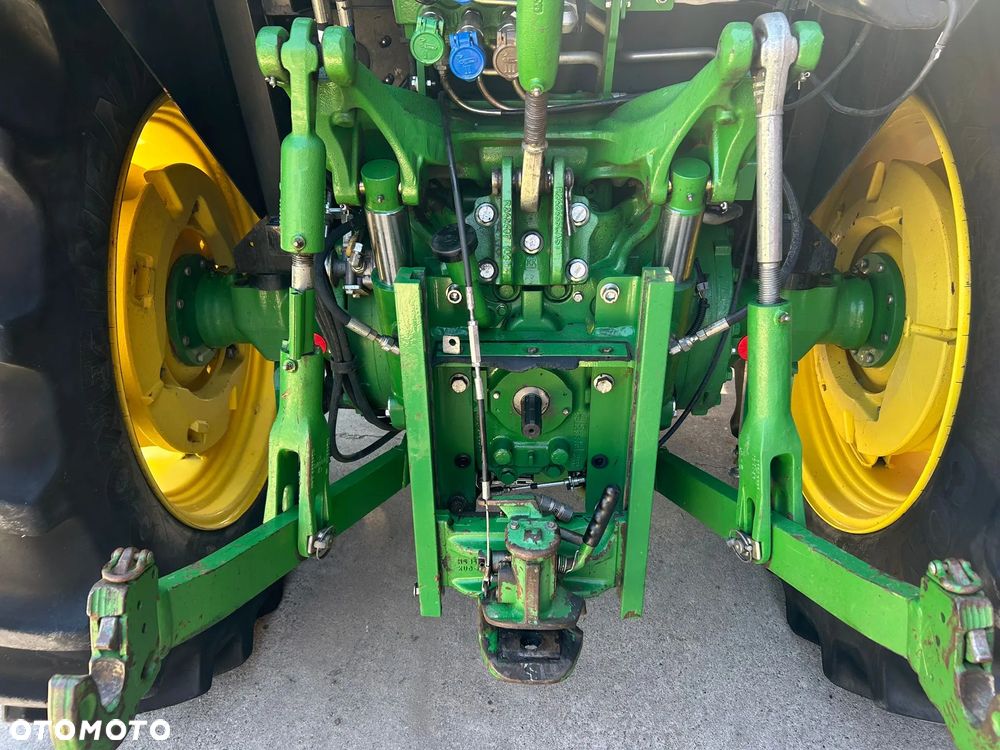 John Deere 5085M - 28