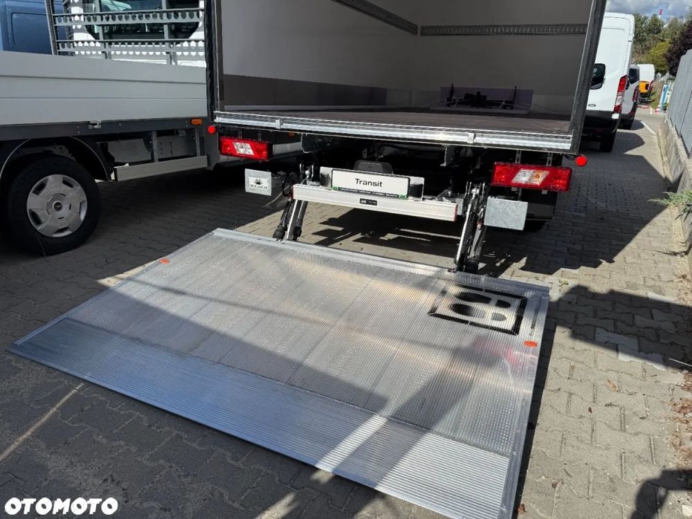 Ford Transit Kontener z windą 4200 mm - 10