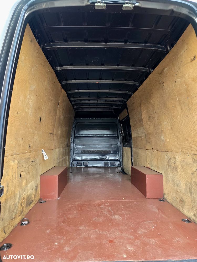 Mercedes-Benz Sprinter - 9