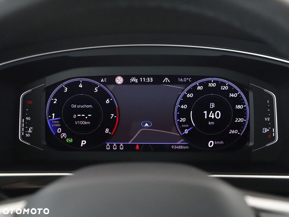 Volkswagen Tiguan - 11