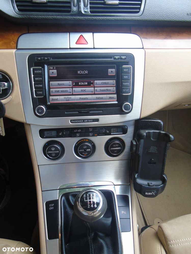 Volkswagen Passat - 10