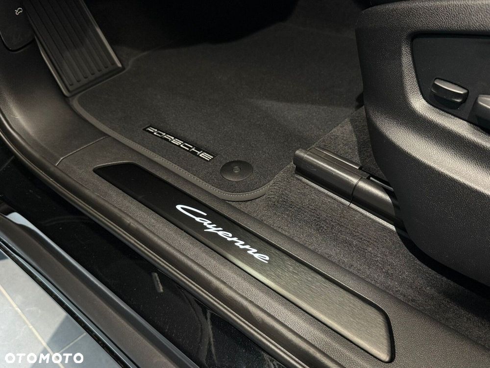 Porsche Cayenne - 18