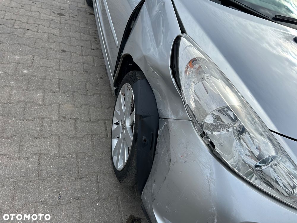 Peugeot 207 - 28