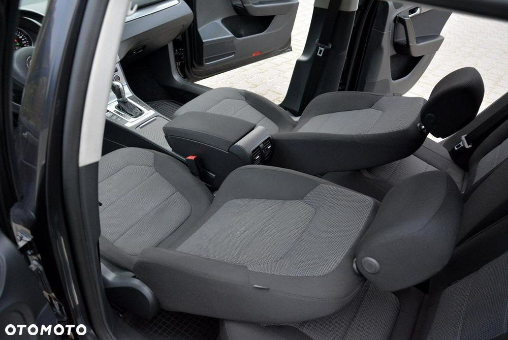 Volkswagen Passat - 24