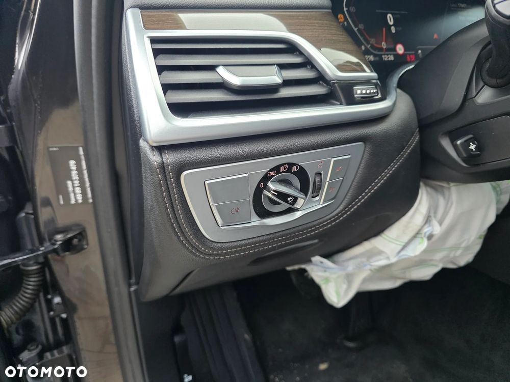 BMW Seria 7 730d xDrive - 11