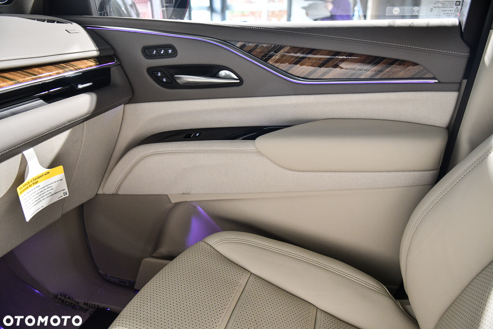 Cadillac Escalade - 34