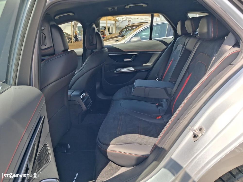 Mercedes-Benz E 53 AMG Hybrid 4Matic+ - 12