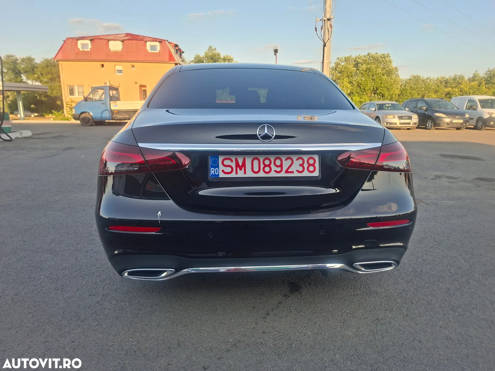 Mercedes-Benz E 220 d T 9G-TRONIC AMG Line - 21