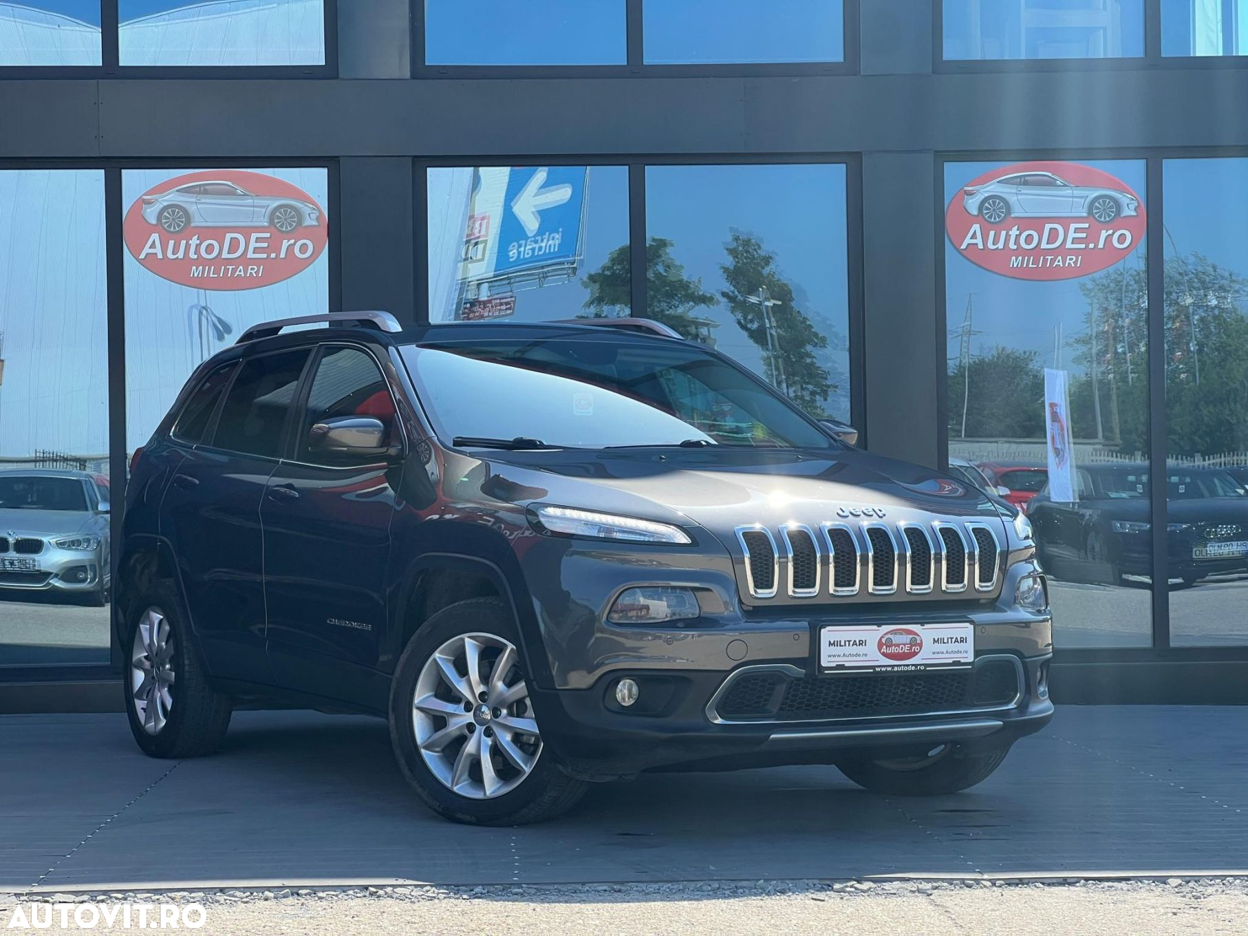 Jeep Cherokee - 2