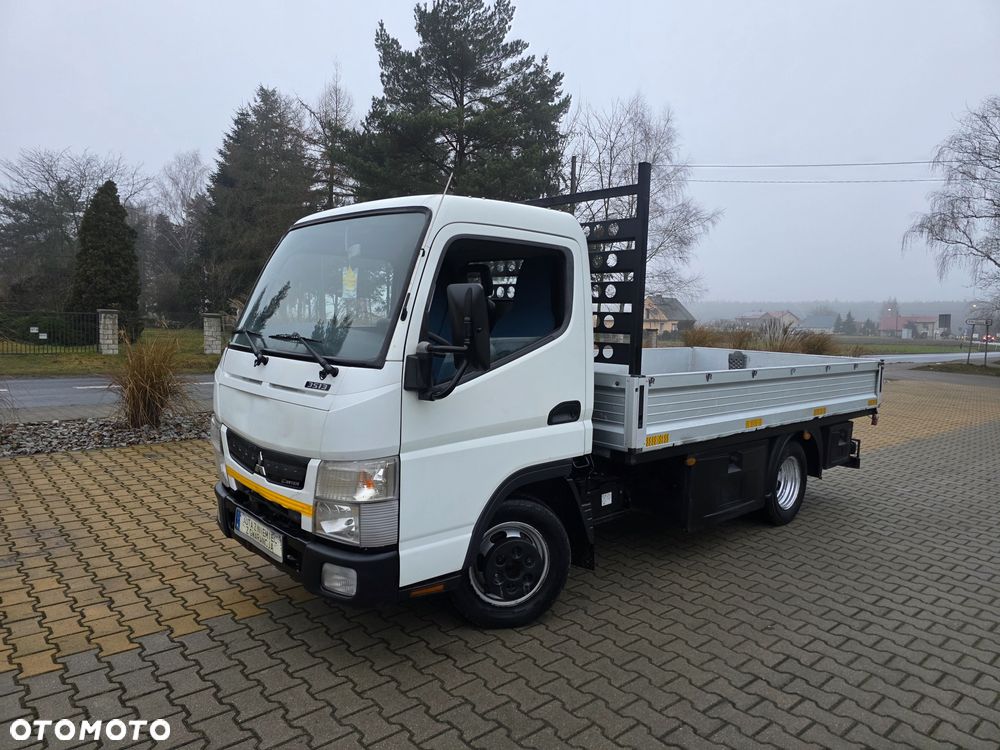 Mitsubishi Fuso Canter - 1