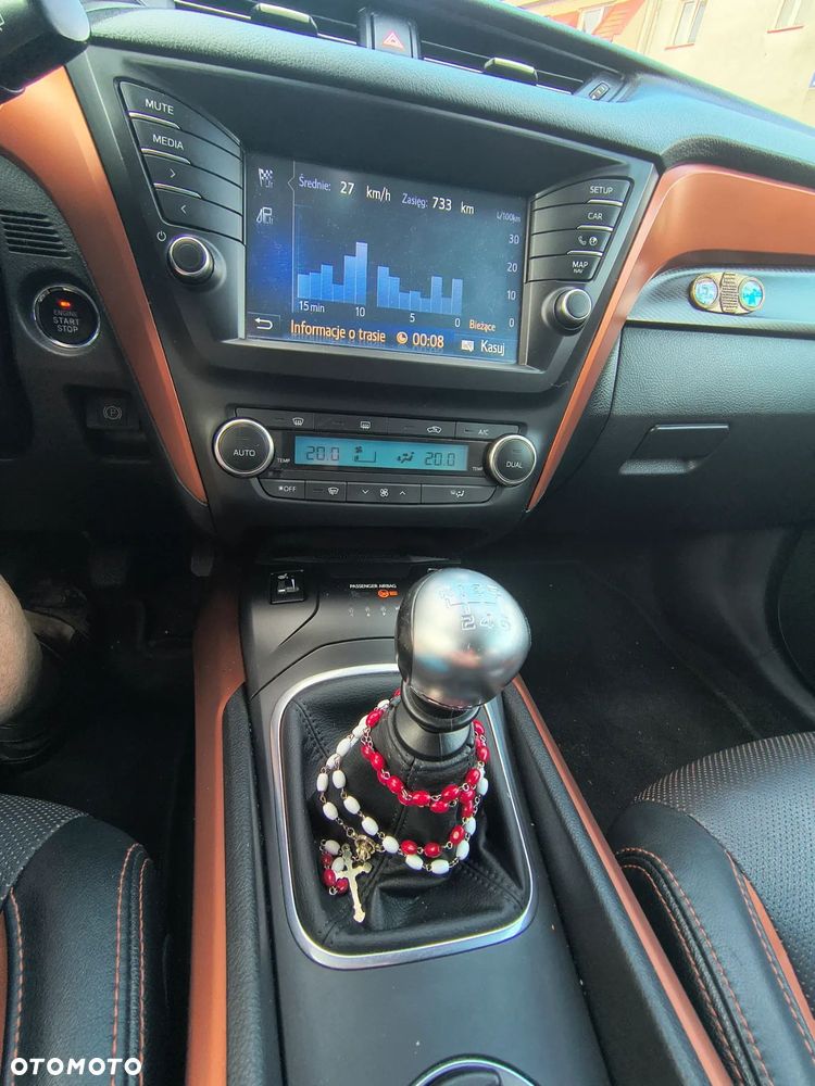 Toyota Avensis 1.8 Premium - 12