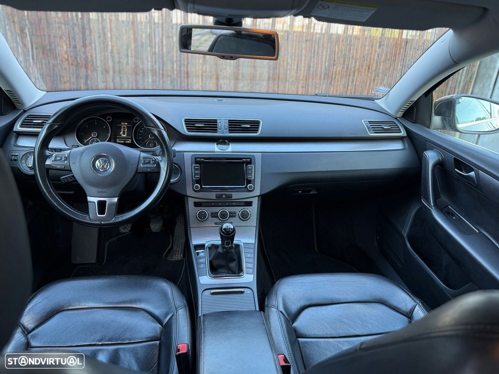 VW Passat 1.6 TDI BlueMotion - 12