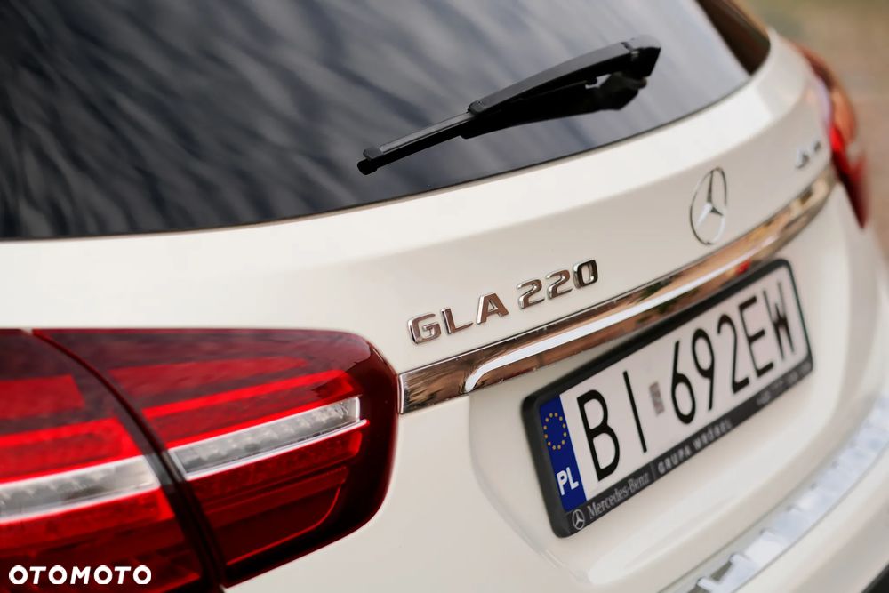 Mercedes-Benz GLA 220 4-Matic AMG Line - 22