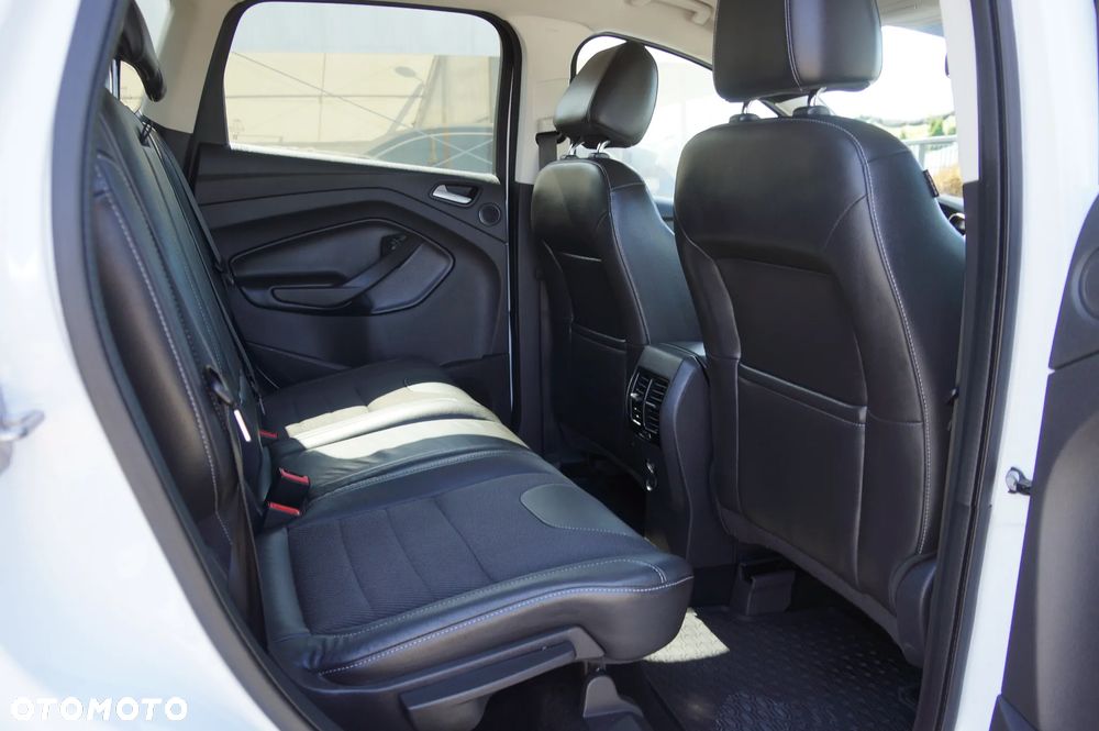 Ford Kuga 2.0 TDCi 4x4 Titanium - 27