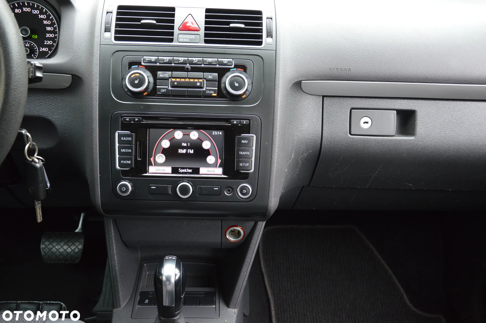Volkswagen Touran - 29