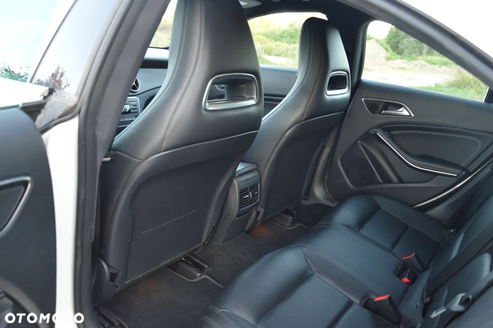 Mercedes-Benz CLA 250 7G-DCT Sport - 12