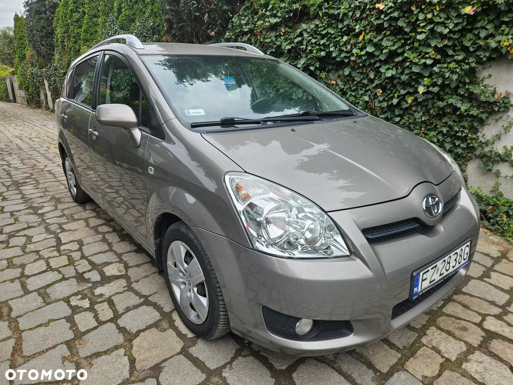 Toyota Corolla Verso - 4