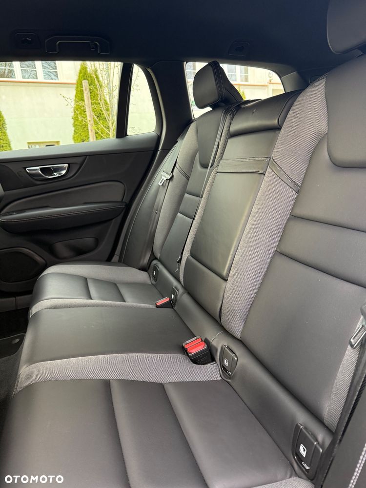 Volvo V60 B4 D Geartronic RDesign - 29