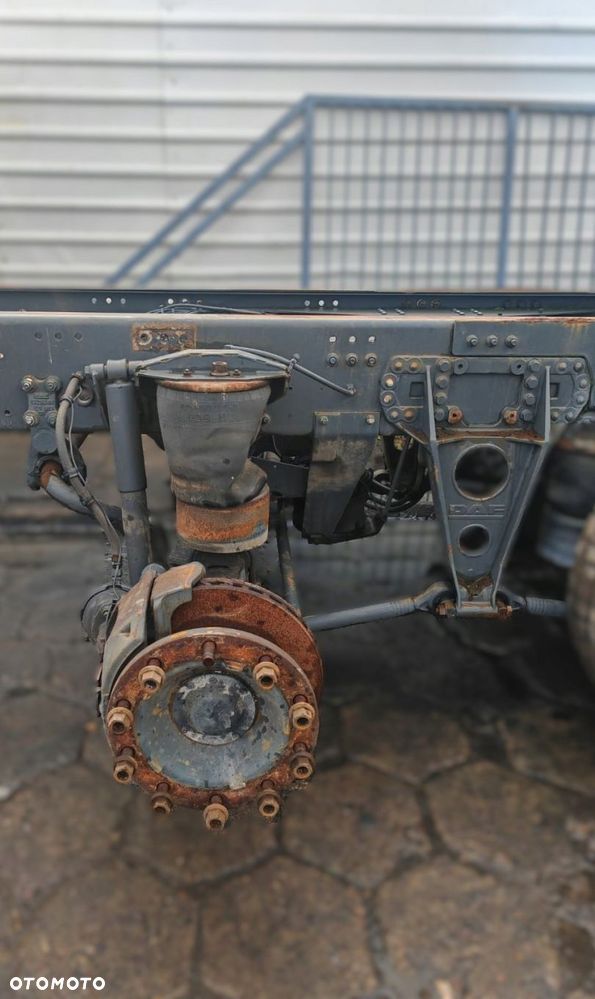 OŚ TYLNA SKRĘTNA CIĘTA Z RAMĄ DAF CF 85 - 4