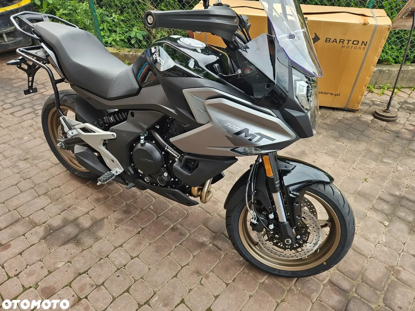 CFMoto MT - 12