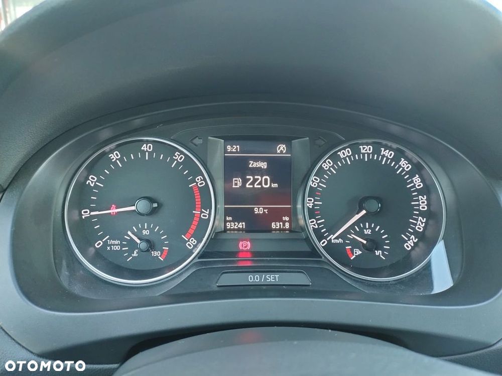 Skoda RAPID 1.2 TSI Joy - 31