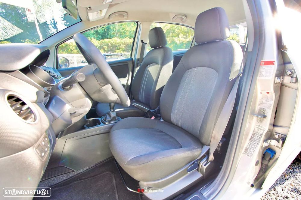 Fiat Punto 1.3 M-Jet Lounge S&S - 10