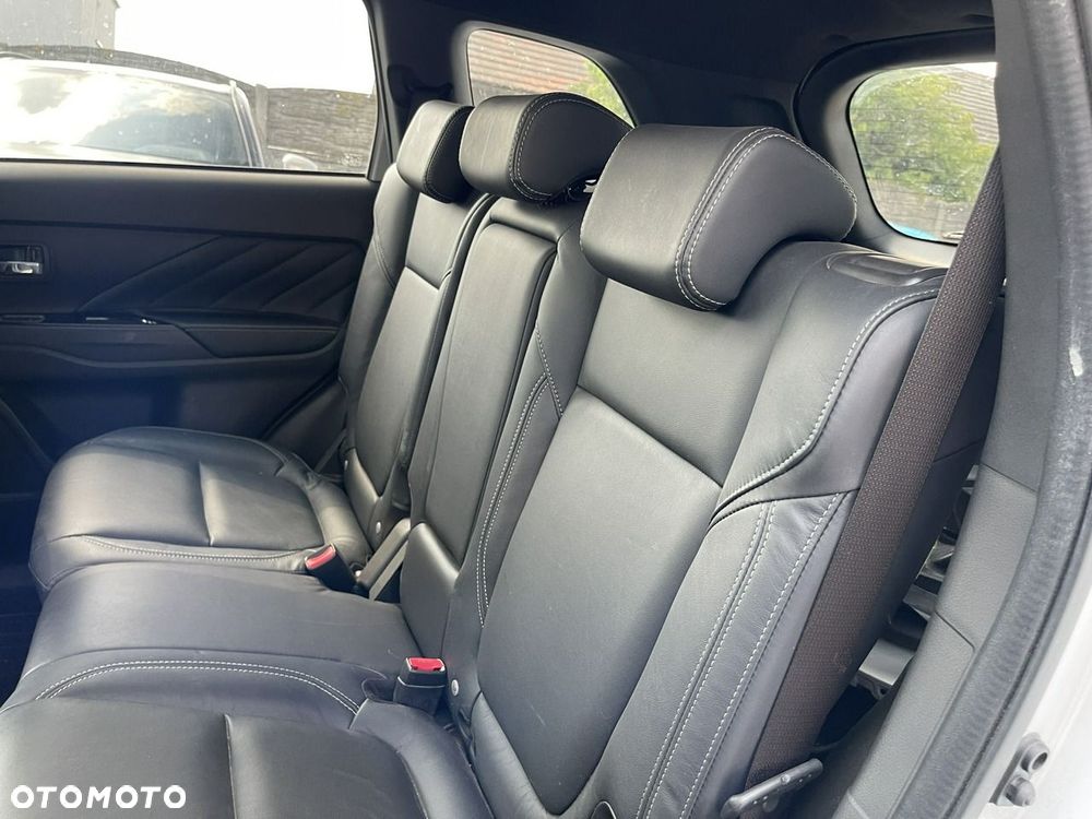 Mitsubishi Outlander 2.4 4WD Spirit - 24