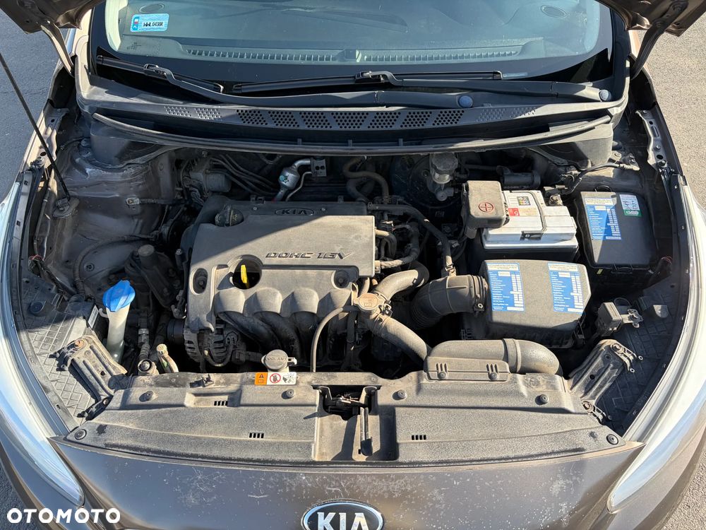Kia Ceed - 13