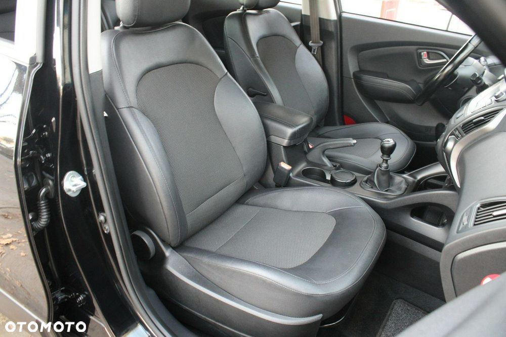 Hyundai ix35 1.6 2WD Fifa World Cup Edition - 9