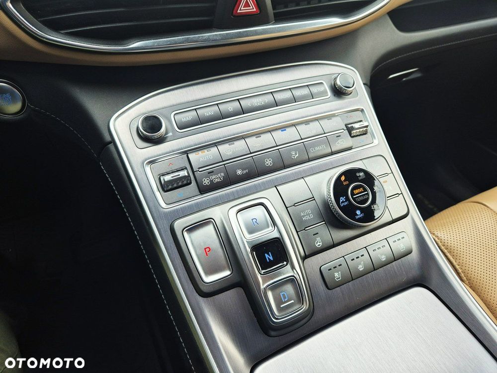 Hyundai Santa Fe 1.6 T-GDI HEV Platinum - 34