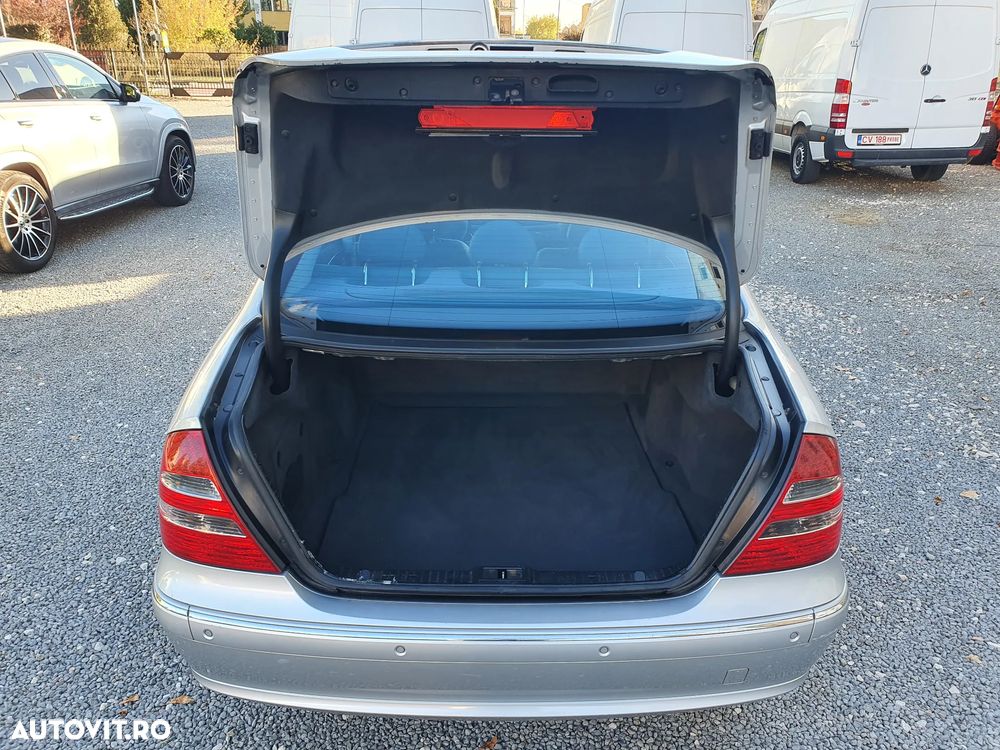 Mercedes-Benz E - 8