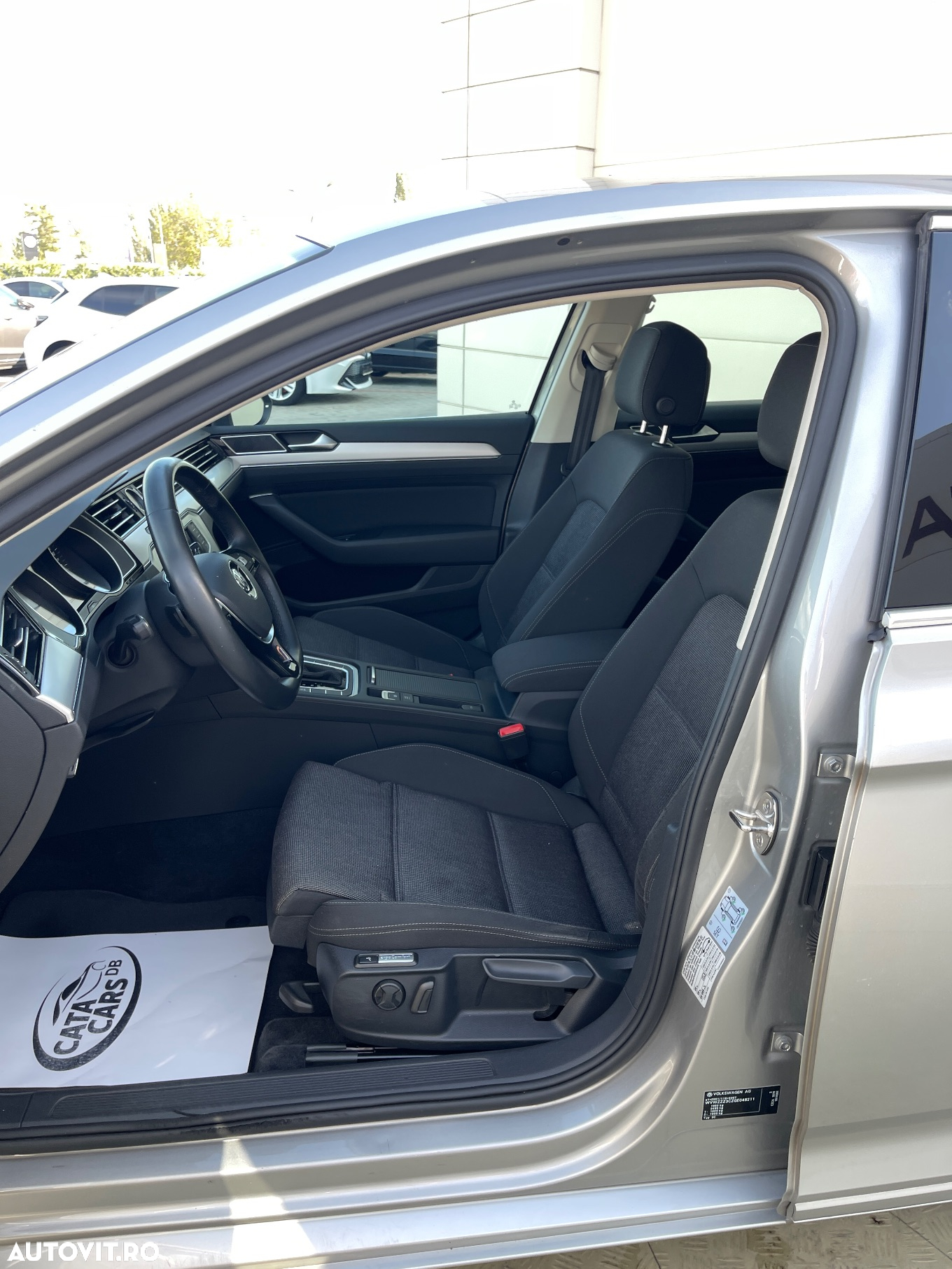 Volkswagen Passat - 28