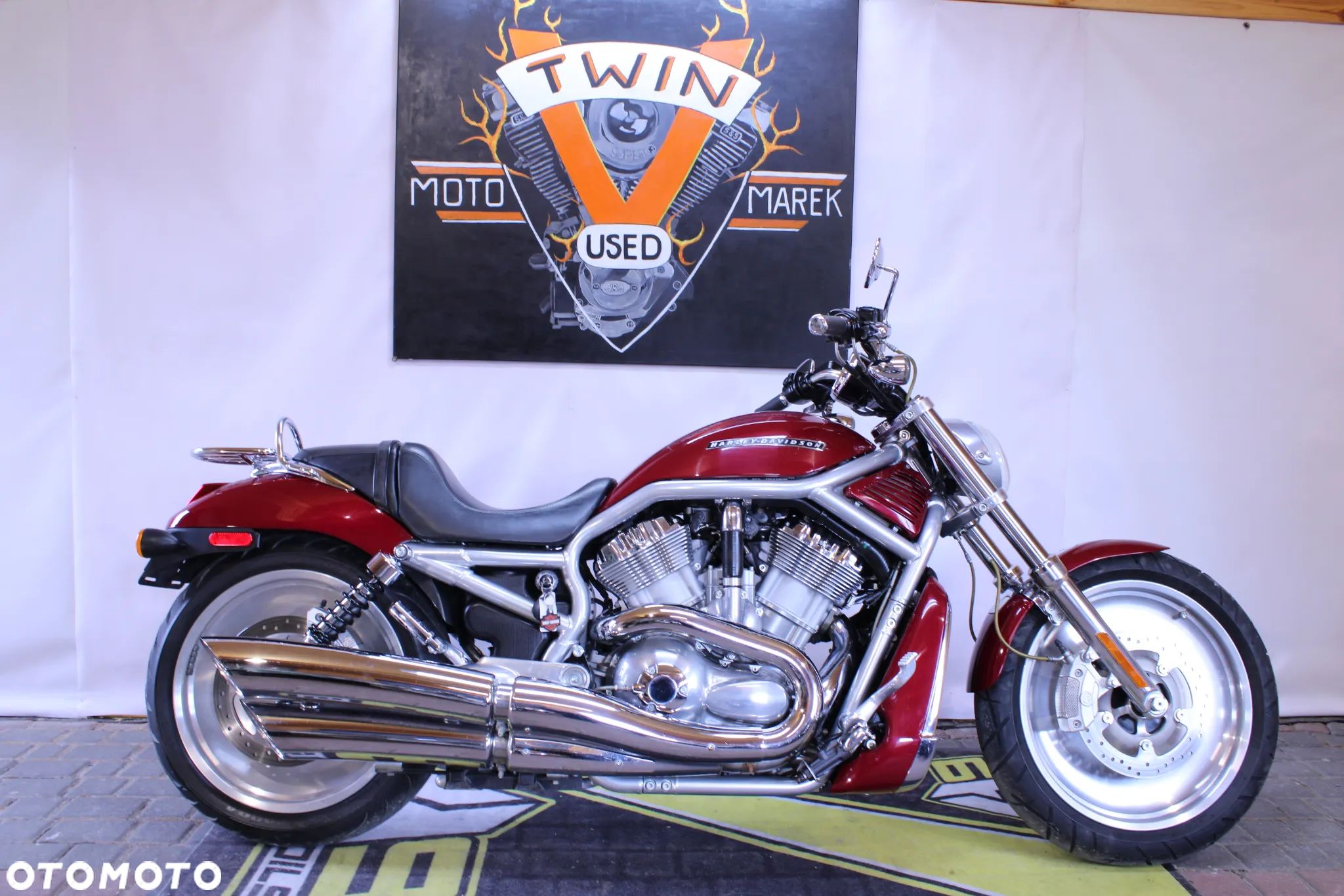Harley-Davidson V-Rod Street Rod - 1