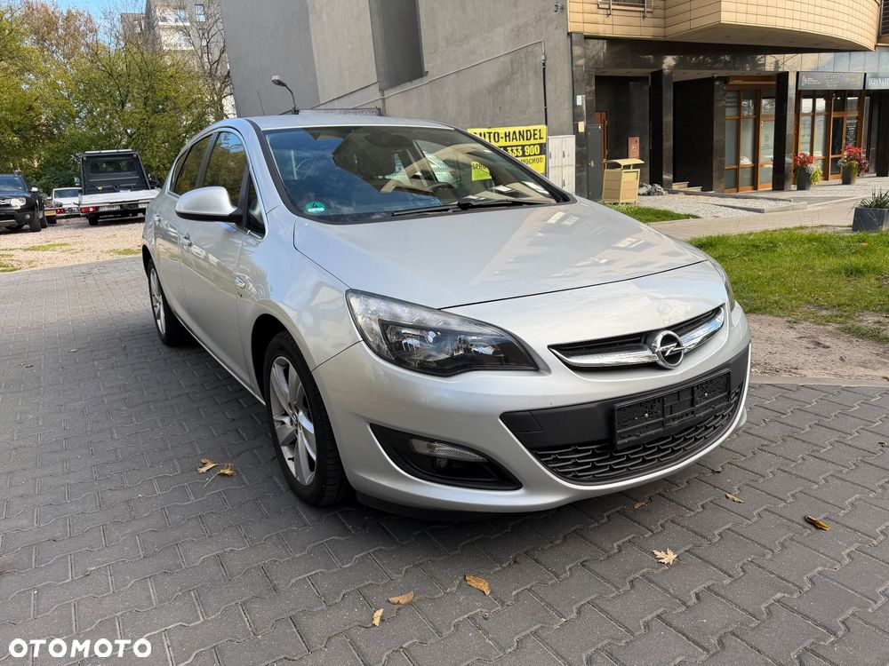 Opel Astra 2013 photo 2