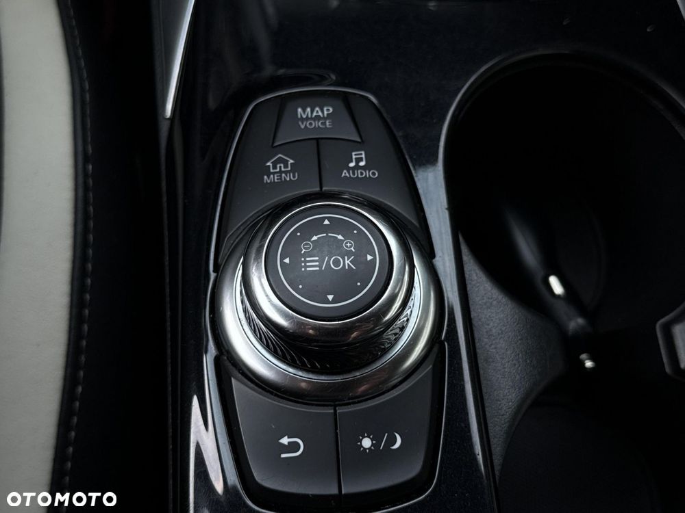 Infiniti Q30 2.0t Sport City Black AWD 7DCT - 18