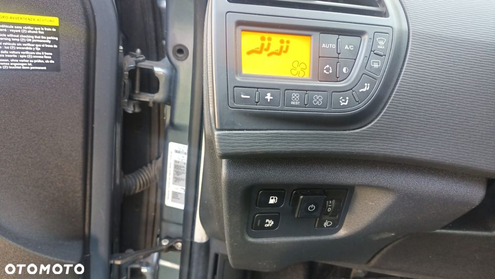 Citroën C4 Picasso - 19