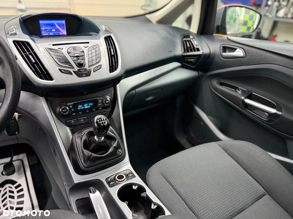 Ford Grand C-MAX - 23