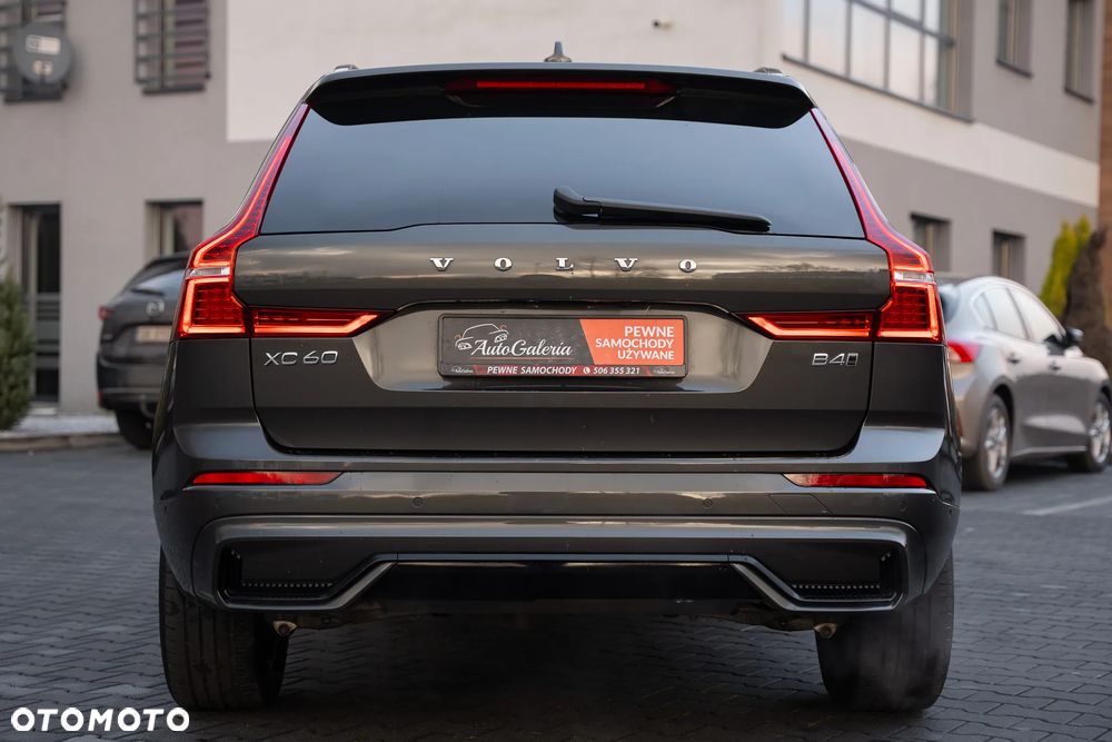 Volvo XC 60 B4 D AWD Ultimate Dark - 18