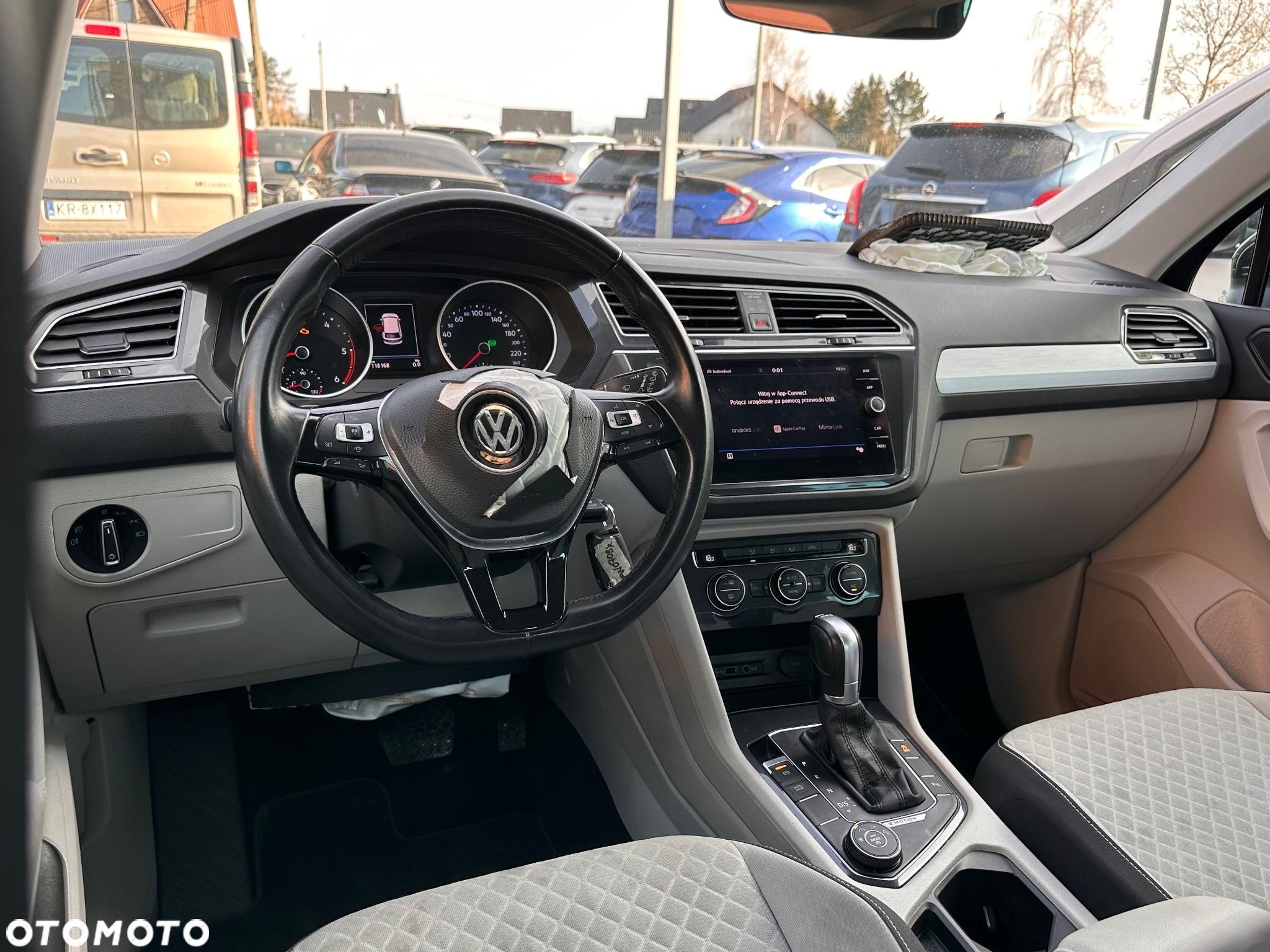 Volkswagen Tiguan - 22