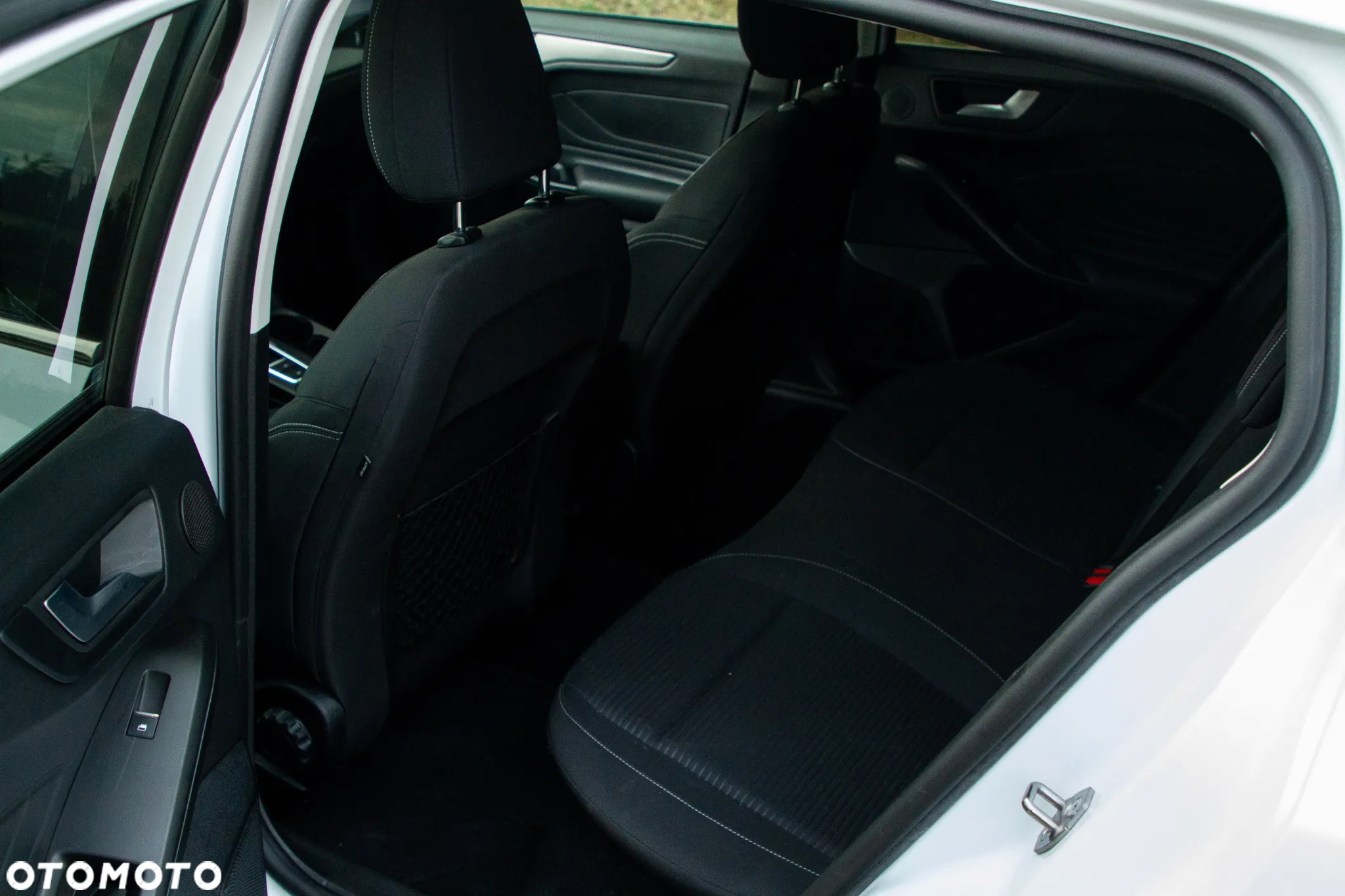 Ford Focus Turnier 1.5 EcoBlue Start-Stopp-System TITANIUM X - 32