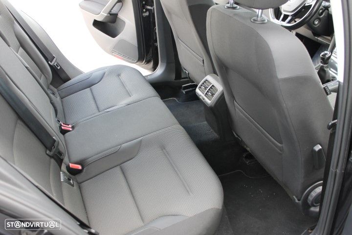 VW Golf Variant 1.6 TDi Confortline - 13