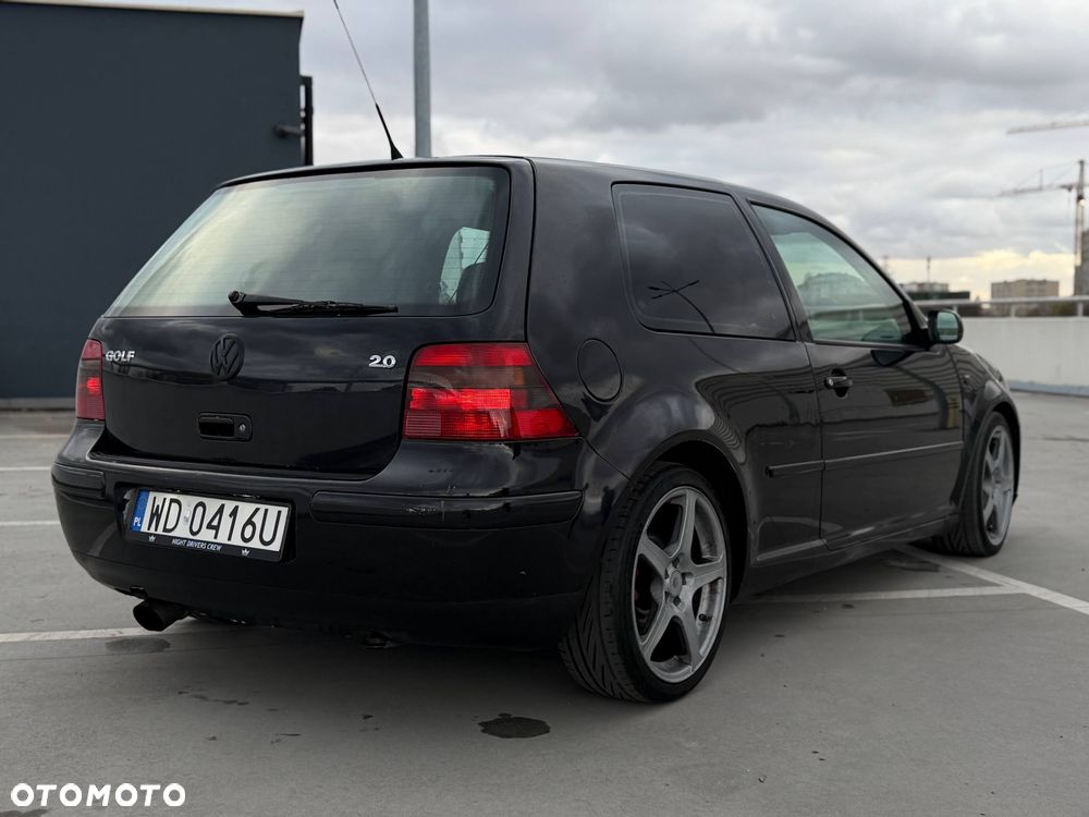 Volkswagen Golf - 4
