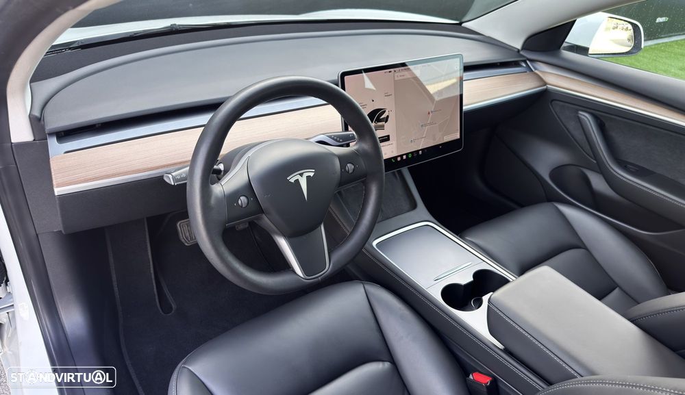 Tesla Model 3 - 11
