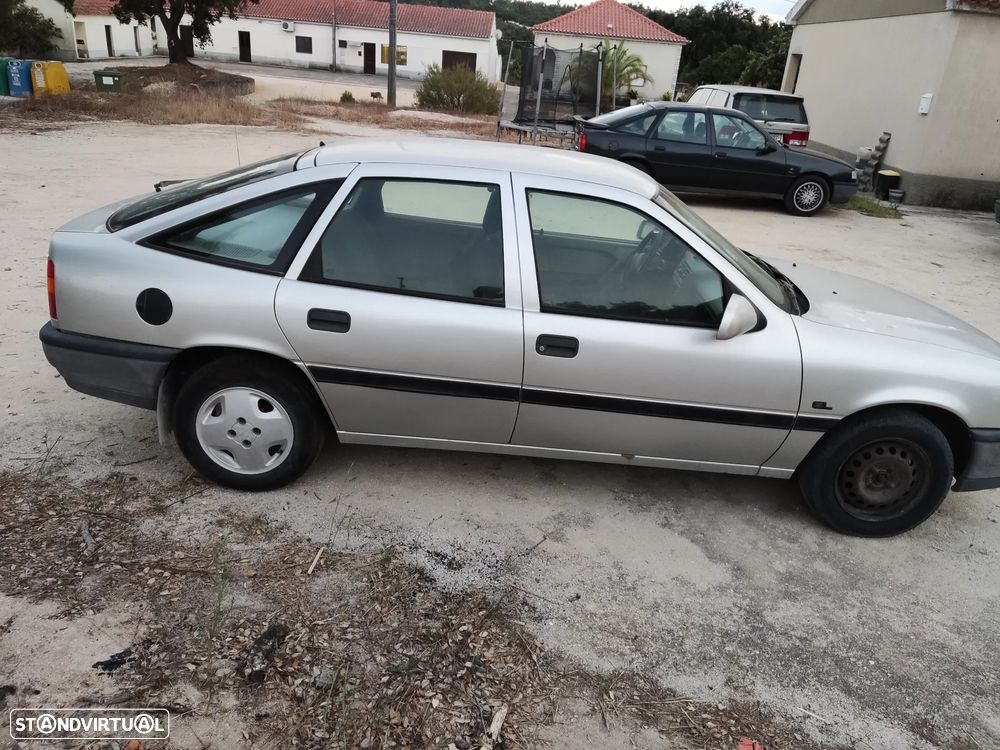 Opel Vectra 1.4 GL - 10