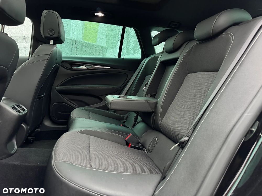 Opel Insignia 2.0 CDTI Elegance S&S - 9