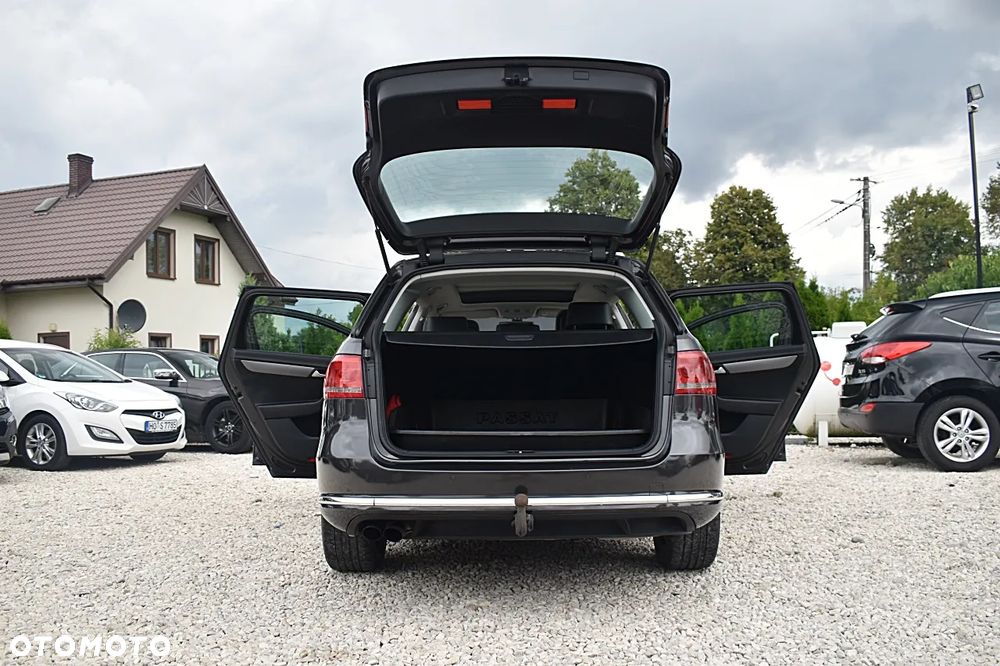 Volkswagen Passat 2.0 TDI Highline - 14