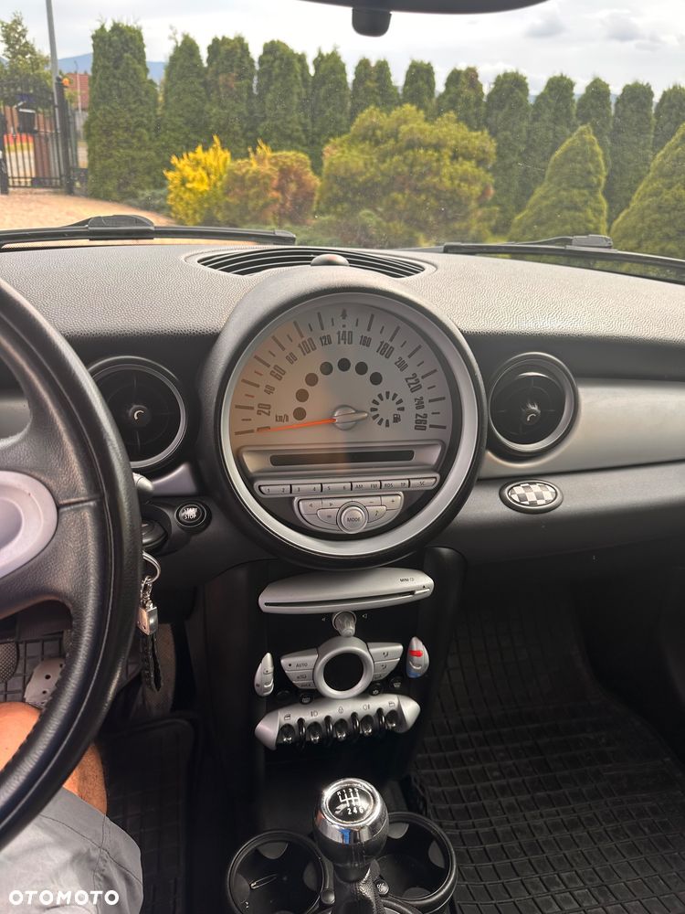 MINI Cooper Standard - 11