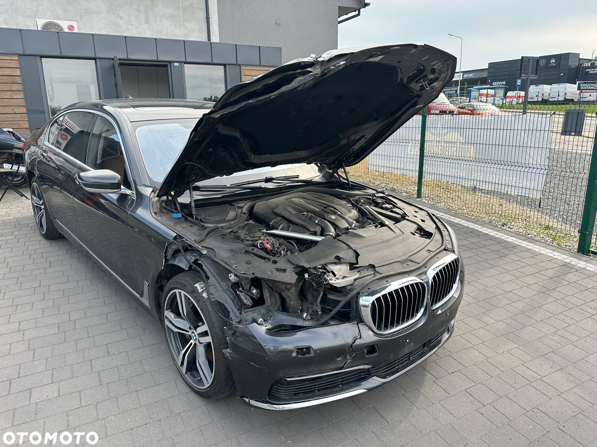 BMW Seria 7 750Li xDrive - 12